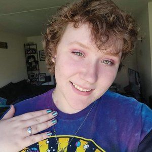 Meet your Posher, Desirae